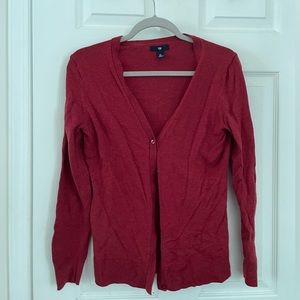 Red gap cardigan